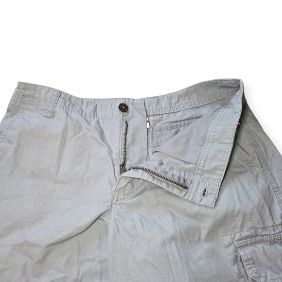 Magellan Men's Gray Cargo Shorts, Size 30W - Picture 2 of 14